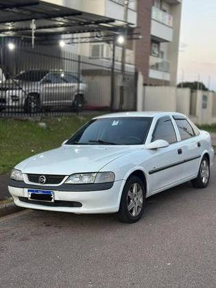 CHEVROLET VECTRA 2.0 MPFI CD 8V GASOLINA 4P MANUAL CHEVROLET VECTRA 2.0 MPFI CD 8V GASOLINA 4P MANUAL